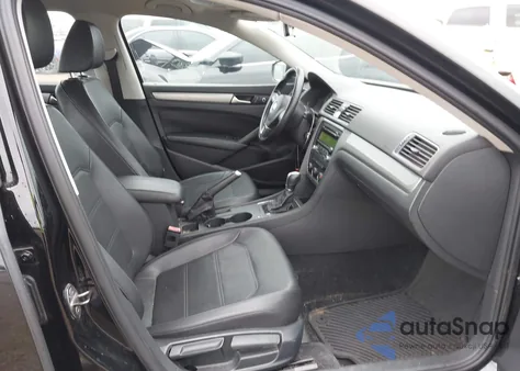 2015 Volkswagen Passat 1.8T Wolfsburg Edition из США, поврежденный, VIN 1VWAT7A31FC011266